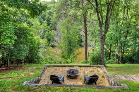 160 Adams Circle Mineral Bluff GA 30559