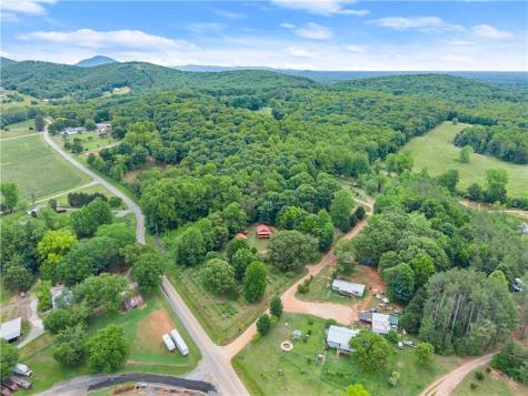 59 Rocket Drive Cleveland GA 30528