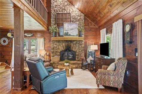 965 Bell Road Mineral Bluff GA 30559