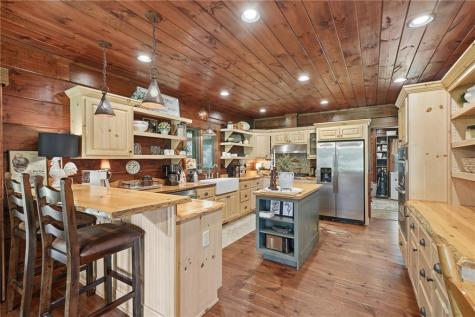 965 Bell Road Mineral Bluff GA 30559