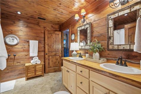 965 Bell Road Mineral Bluff GA 30559