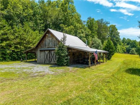 965 Bell Road Mineral Bluff GA 30559