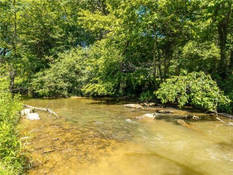 965 Bell Road Mineral Bluff GA 30559
