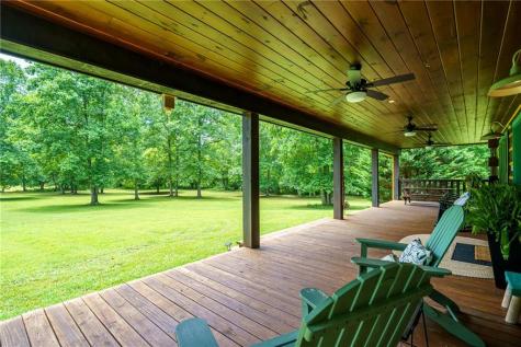 965 Bell Road Mineral Bluff GA 30559