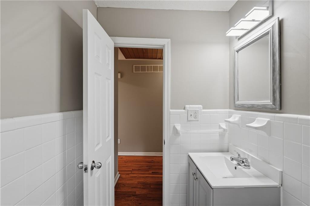 639 Cedrick Lane Stone Mountain GA 30087