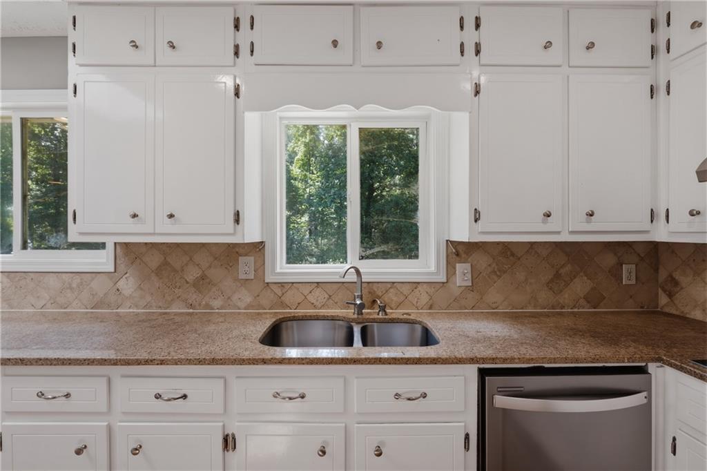639 Cedrick Lane Stone Mountain GA 30087