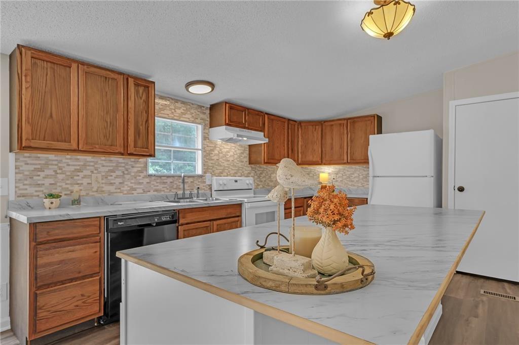 46 Honeysuckle Drive SW Cartersville GA 30120