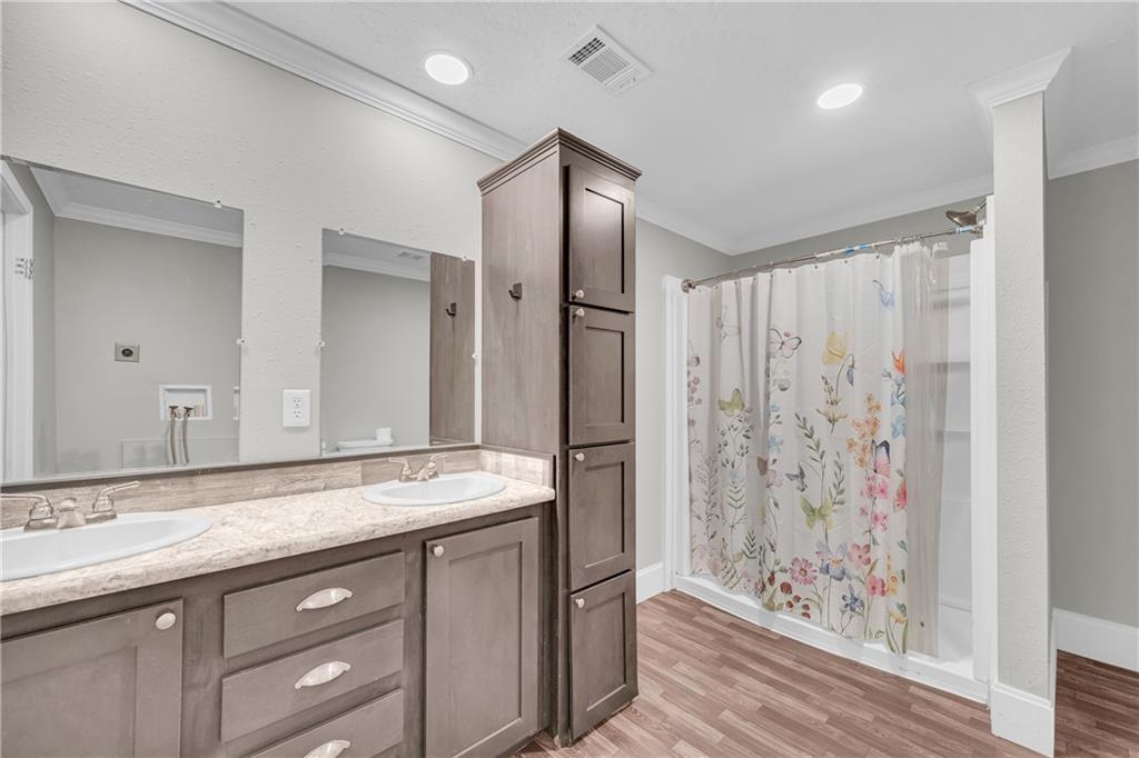 81 Jarrett Lane Gillsville GA 30543