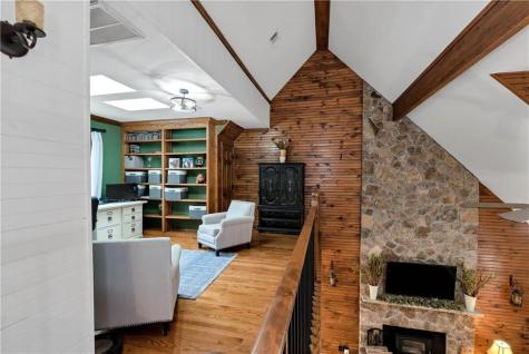 1060 Golden Avenue Dahlonega GA 30533