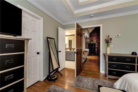 1060 Golden Avenue Dahlonega GA 30533