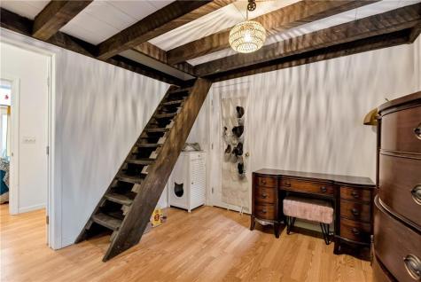 1060 Golden Avenue Dahlonega GA 30533