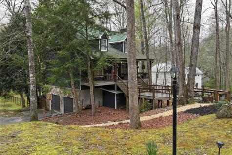 1060 Golden Avenue Dahlonega GA 30533