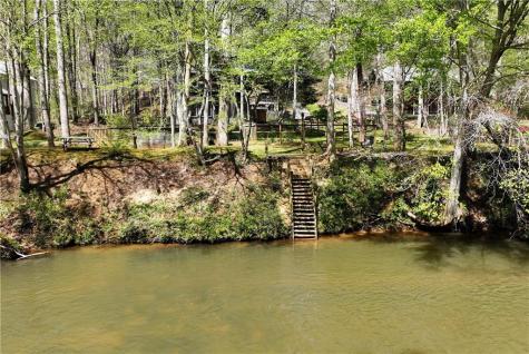 1060 Golden Avenue Dahlonega GA 30533