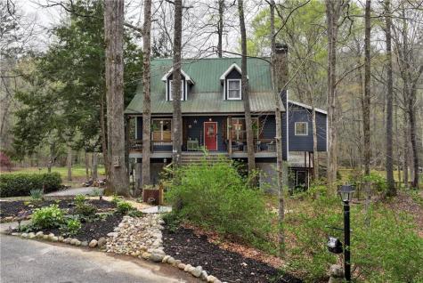 1060 Golden Avenue Dahlonega GA 30533
