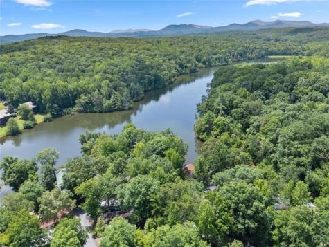 169 Magnificent Way Cleveland GA 30528