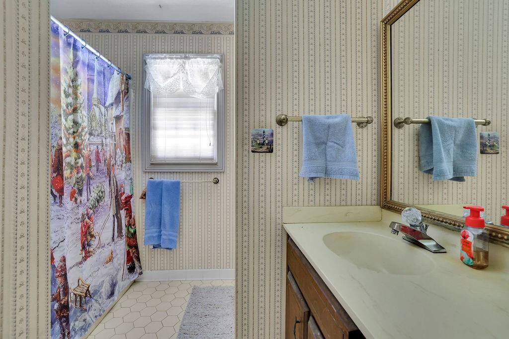 1339 Saint Michaels Court SW Lilburn GA 30047