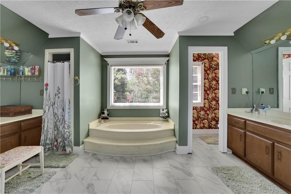 1339 Saint Michaels Court SW Lilburn GA 30047