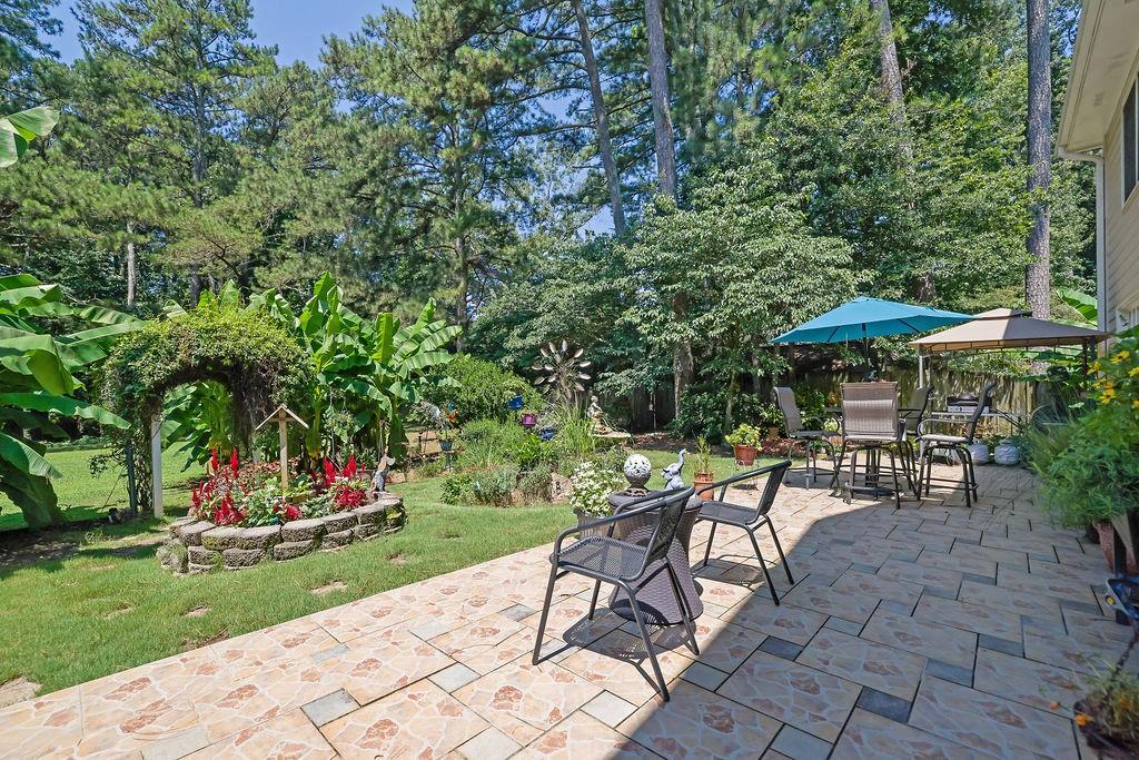 1339 Saint Michaels Court SW Lilburn GA 30047