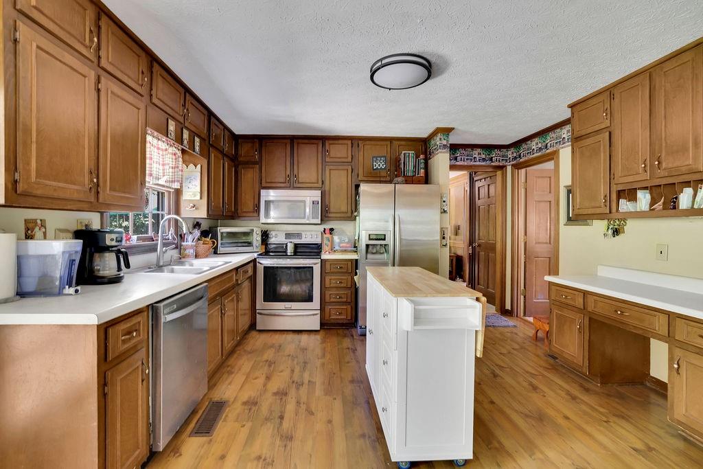 1339 Saint Michaels Court SW Lilburn GA 30047