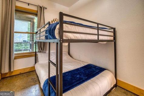 284 Lees Ride Mccaysville GA 30555
