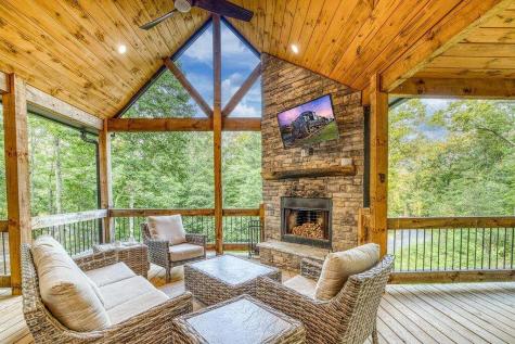 284 Lees Ride Mccaysville GA 30555