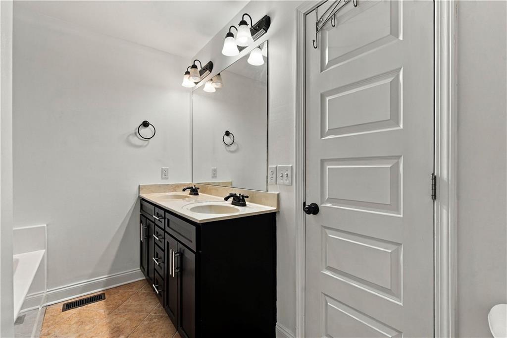 6165 Garden Circle Douglasville GA 30135