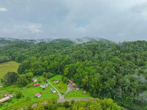 8 Taylor Road Helen GA 30545