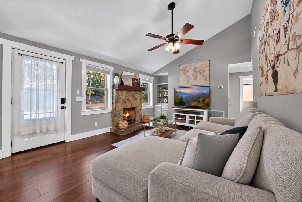 1657 Turniptown Road Ellijay GA 30536