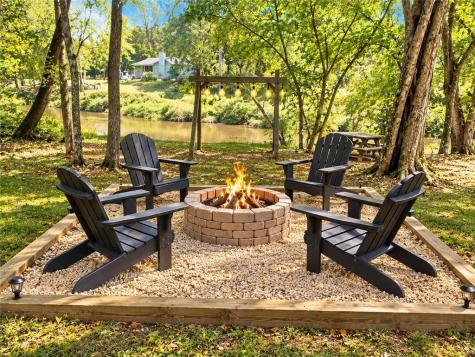 816 Navaho Way Ellijay GA 30540
