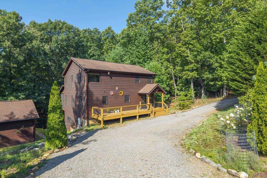 72 Gibbs Trail Mineral Bluff GA 30559