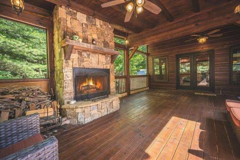 72 Gibbs Trail Mineral Bluff GA 30559