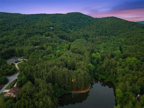 404 Golden Delicious Road Clarkesville GA 30523