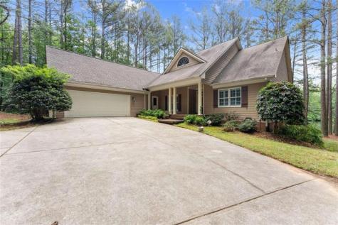 404 Golden Delicious Road Clarkesville GA 30523