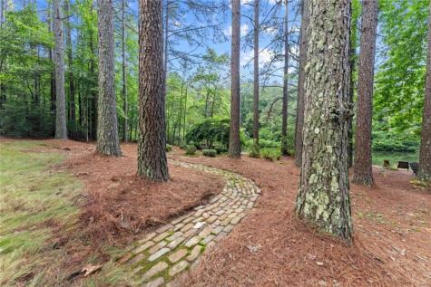 404 Golden Delicious Road Clarkesville GA 30523