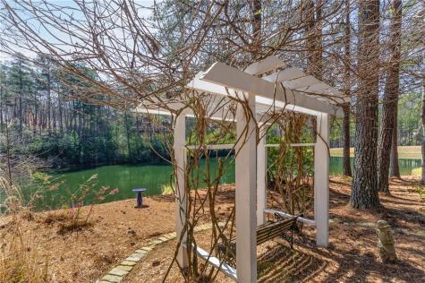 404 Golden Delicious Road Clarkesville GA 30523
