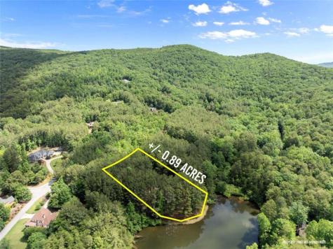 404 Golden Delicious Road Clarkesville GA 30523