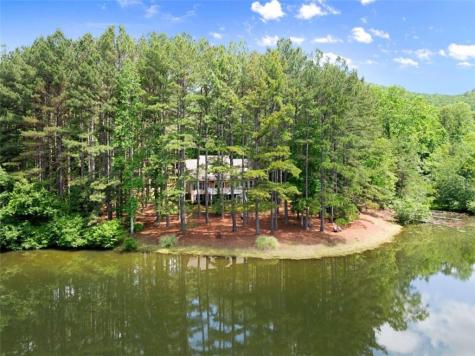 404 Golden Delicious Road Clarkesville GA 30523