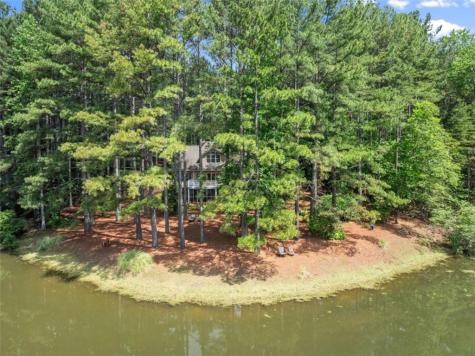 404 Golden Delicious Road Clarkesville GA 30523
