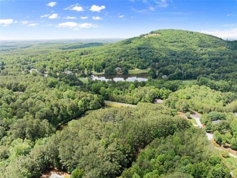 404 Golden Delicious Road Clarkesville GA 30523