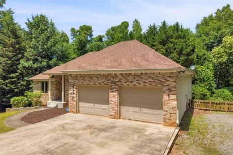 160 Quail Ridge Drive Cleveland GA 30528