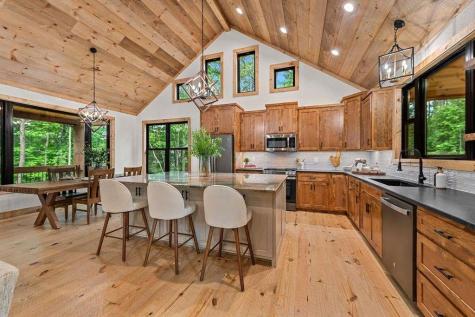 84 Shermans Court Mccaysville GA 30555
