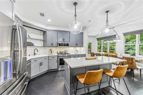 982 Golden Avenue Dahlonega GA 30533