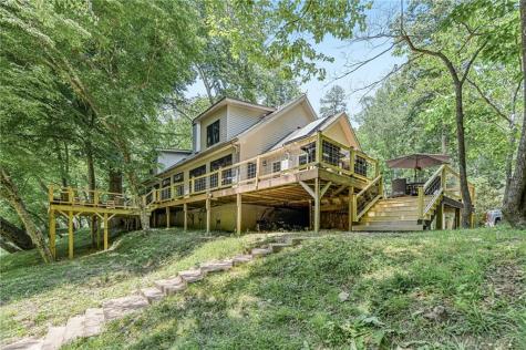982 Golden Avenue Dahlonega GA 30533