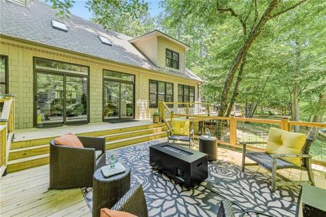 982 Golden Avenue Dahlonega GA 30533