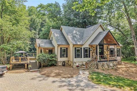 982 Golden Avenue Dahlonega GA 30533