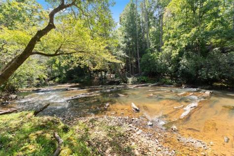 1366 Deer Woods Trail Cleveland GA 30528