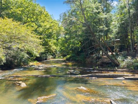 1366 Deer Woods Trail Cleveland GA 30528