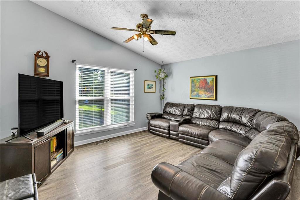 4933 Woodstream Lane NW Acworth GA 30102
