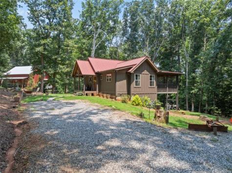 88 Old Vineyard Way Cleveland GA 30528