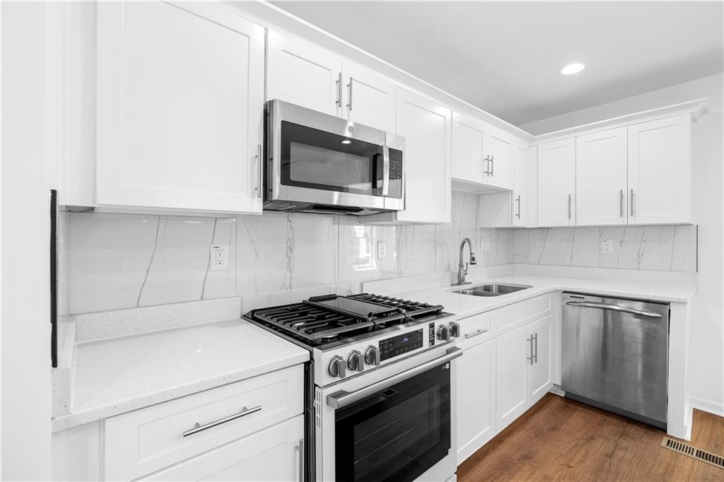 1689 Derry Avenue SW Atlanta GA 30310